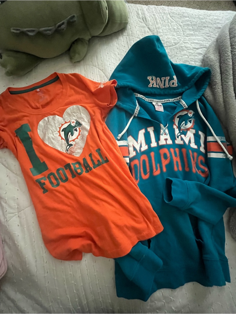 Victoria secret pink X Miami Dolphins “I heart football” T-Shirt and hoodie